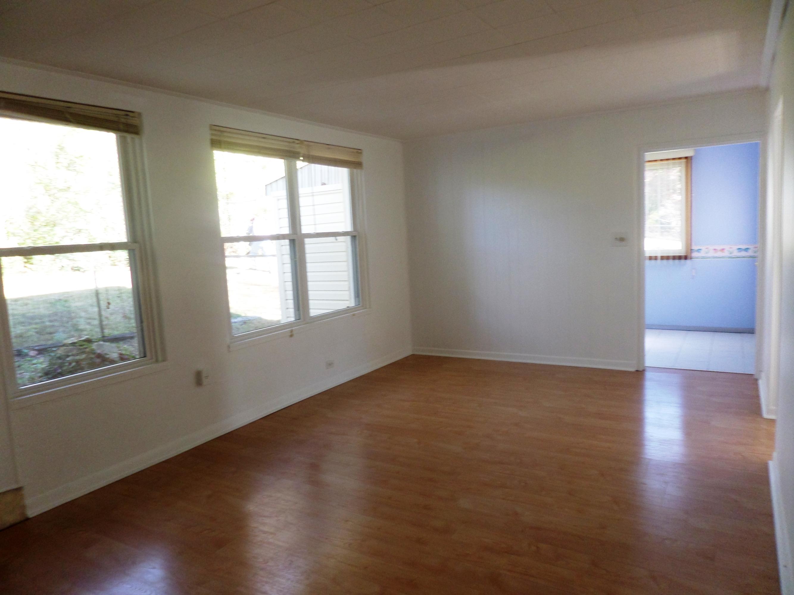 123 Parsons Road Oak Ridge, TN 37830 - Photo 7 of 23 living2