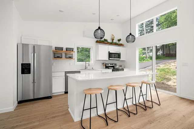 $314,900 | 14 West Linden Street, Duluth, MN 55811