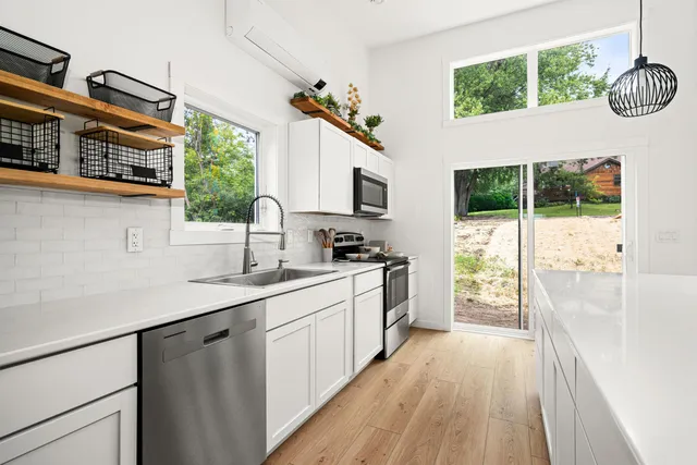 $314,900 | 14 West Linden Street, Duluth, MN 55811