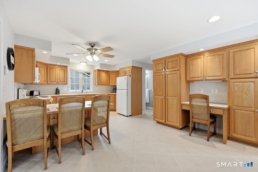 28 Tennyson Road East Hampton, CT 06424 - Photo 11 of 33 Gallery Image 11