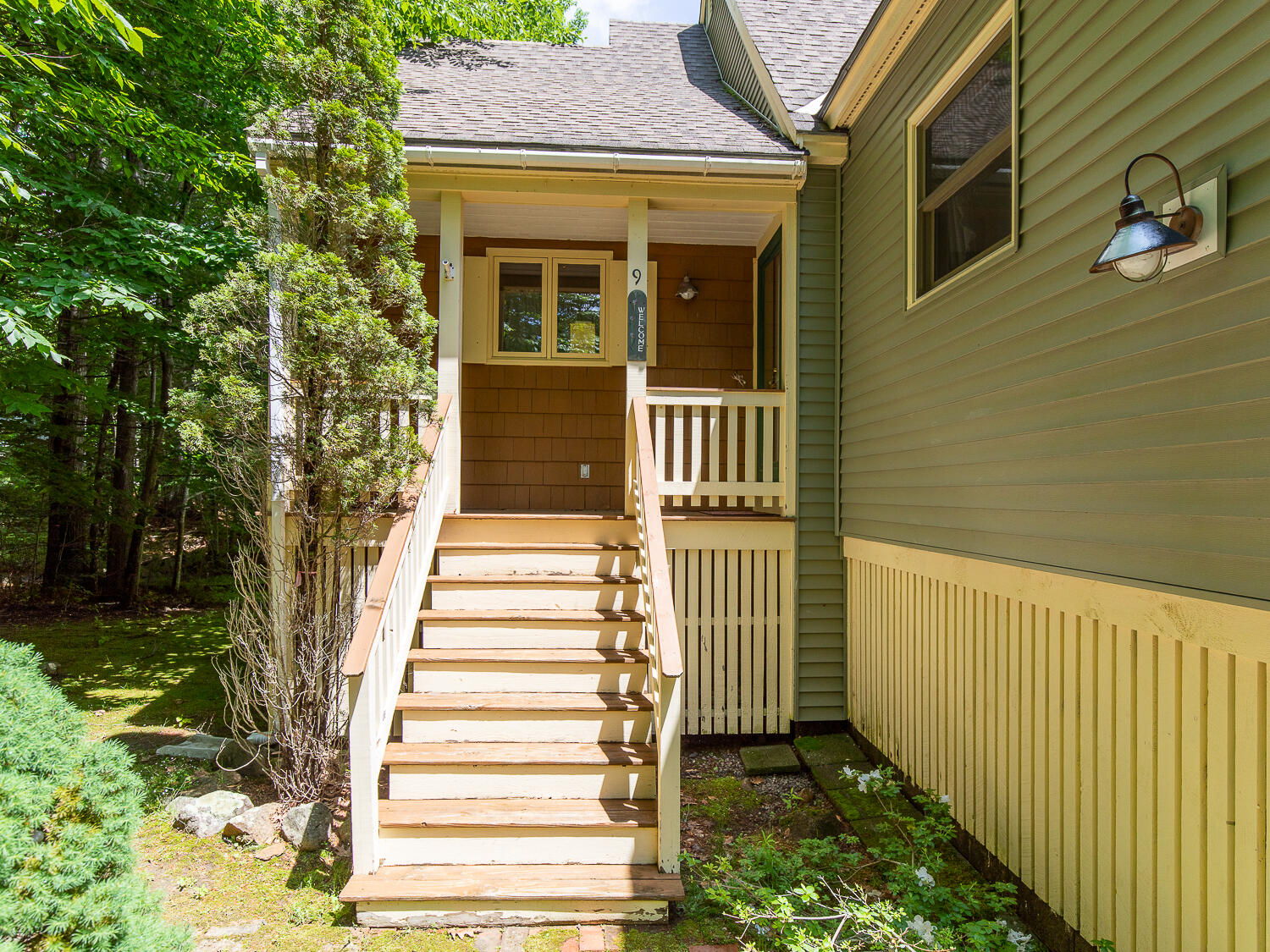 9 North Village Road York, ME 03902 - Photo 4 of 35 14897280-3883-43F4-8E30-E7D8BE80409E