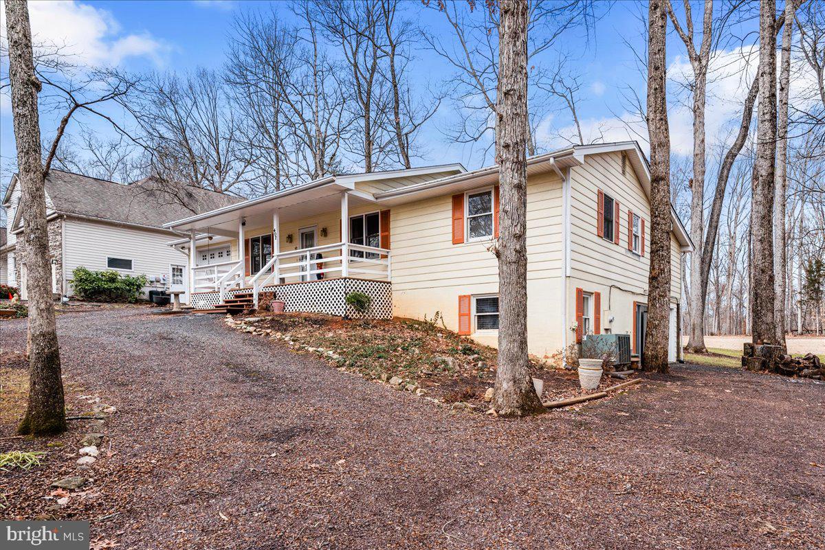 407 Gold Valley Road Locust Grove, VA 22508 - Photo 5 of 29 Side View - LL & 2nd Garage Entrance