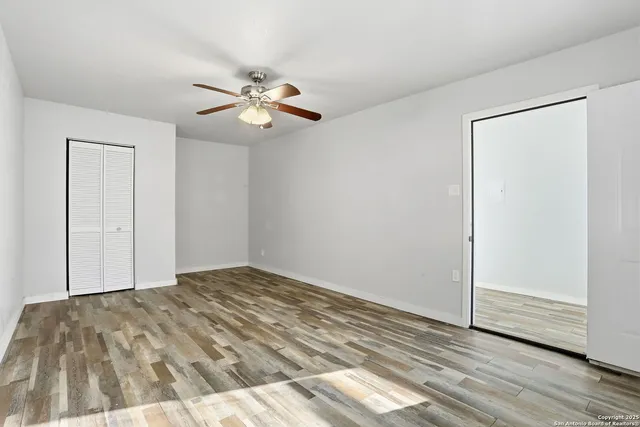 $225,000 | 402 Mockingbird Lane, Devine, TX 78016