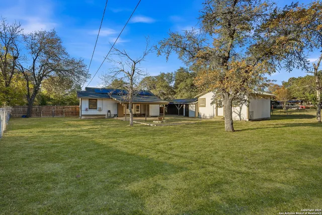 $225,000 | 402 Mockingbird Lane, Devine, TX 78016