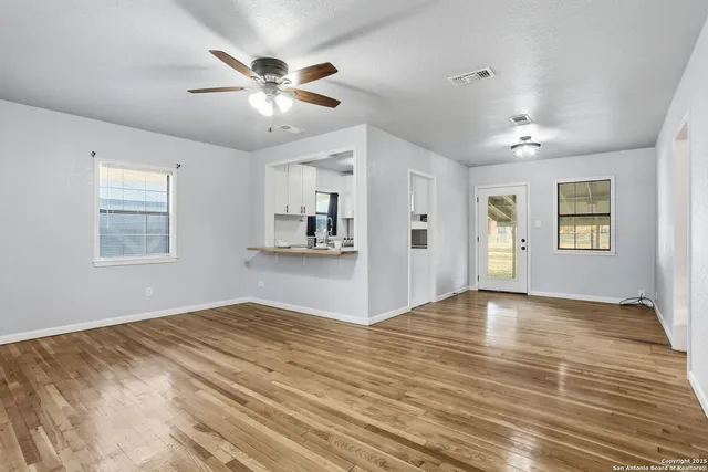 $225,000 | 402 Mockingbird Lane, Devine, TX 78016