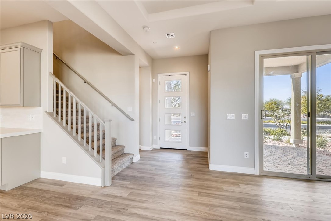 1076 East Sunset Road Henderson, NV 89011 - Photo 3 of 27 Gallery Image 3