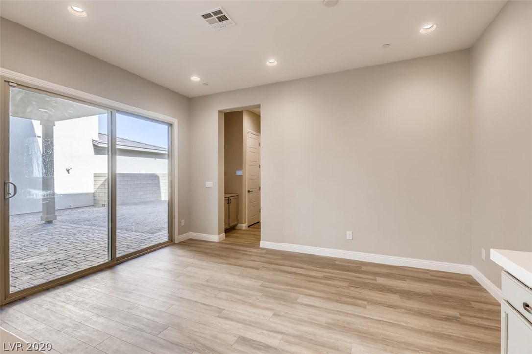 1076 East Sunset Road Henderson, NV 89011 - Photo 7 of 27 Gallery Image 7