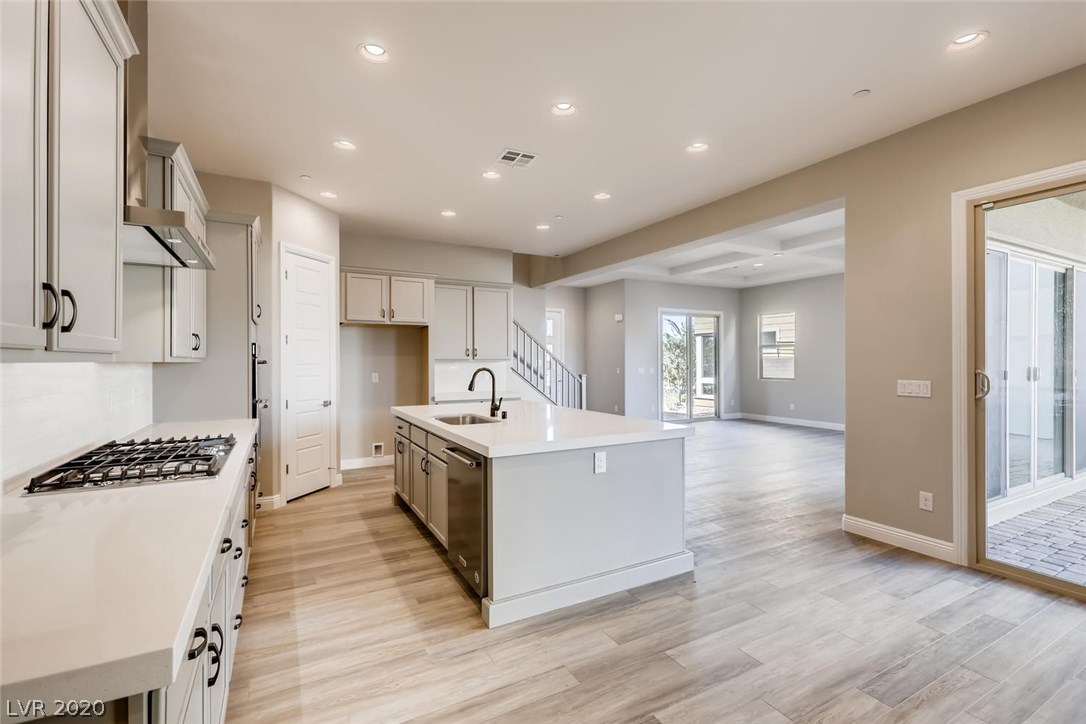 1076 East Sunset Road Henderson, NV 89011 - Photo 10 of 27 Gallery Image 10