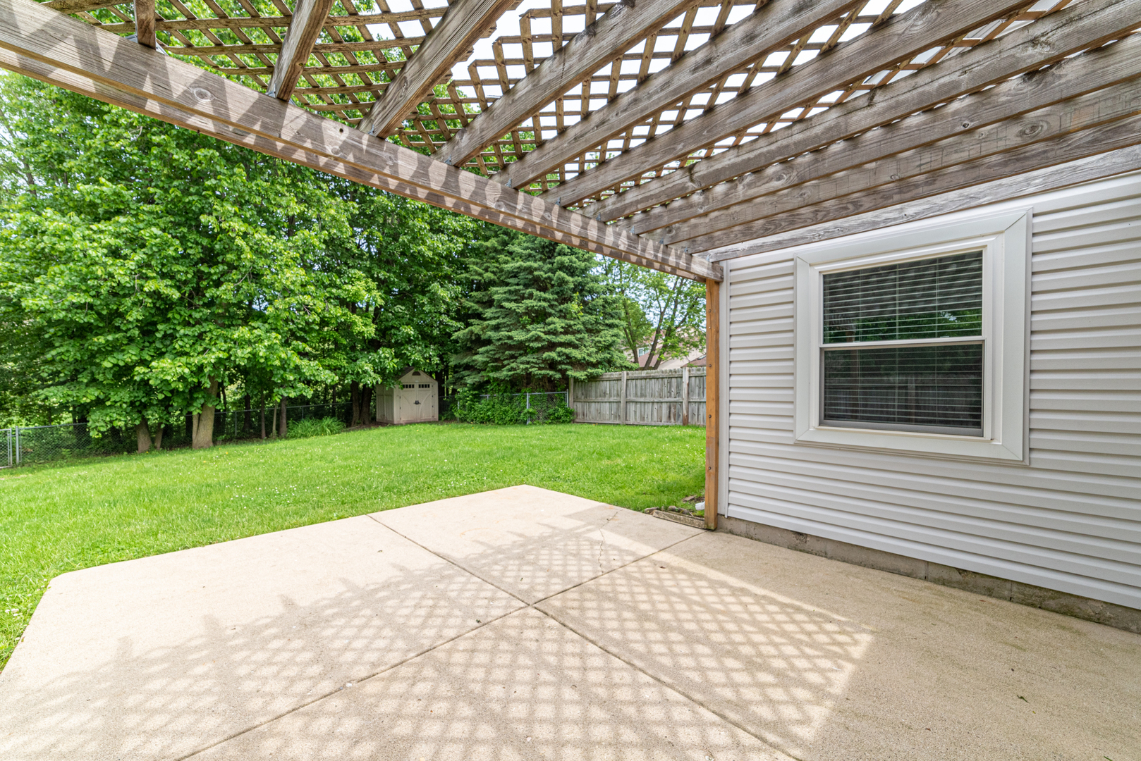 350 Chaparral Circle Elgin, IL 60120 - Photo 21 of 28 a view of backyard with green space