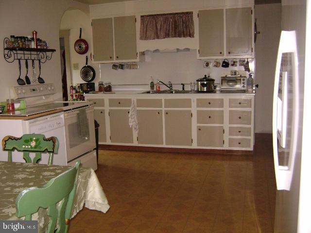 2039 Main Street Lititz, PA 17543 - Photo 6 of 22