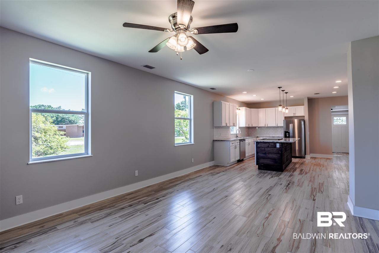13308 Chicago Street Elberta, AL 36530 - Photo 4 of 22 Living Rm Dining Area
