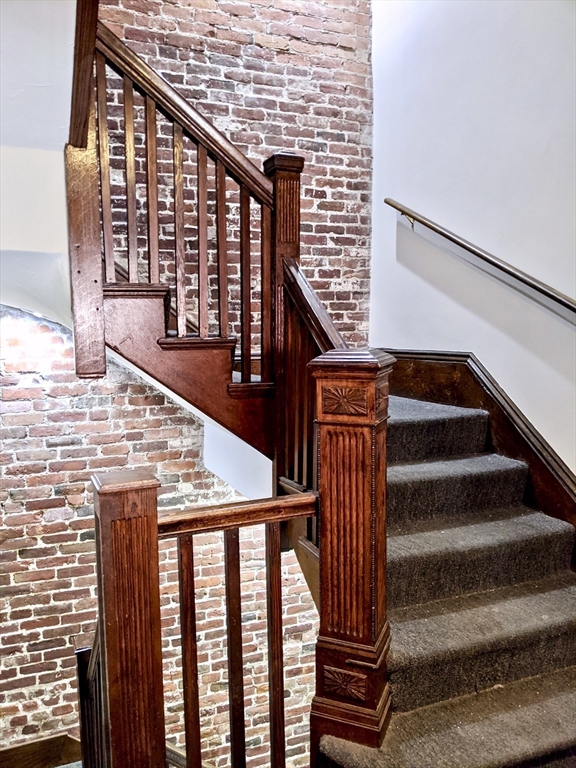 616 Columbus Avenue, Unit 7 Boston, MA 02118 - Photo 3 of 25 a view of entryway