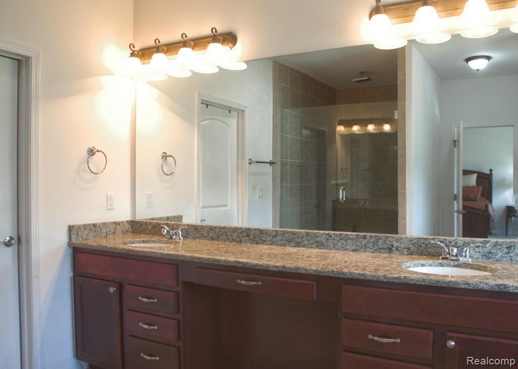 49504 Hanford Road Canton, MI 48187 - Photo 17 of 24 HDR17.jpg