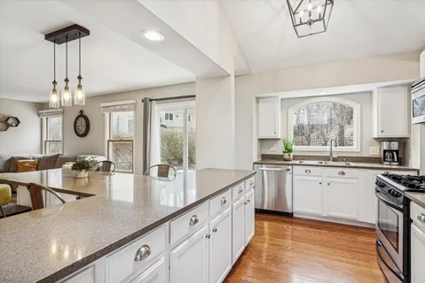 $399,000 | 329 Bristol Lane, Fox River Grove, IL 60021