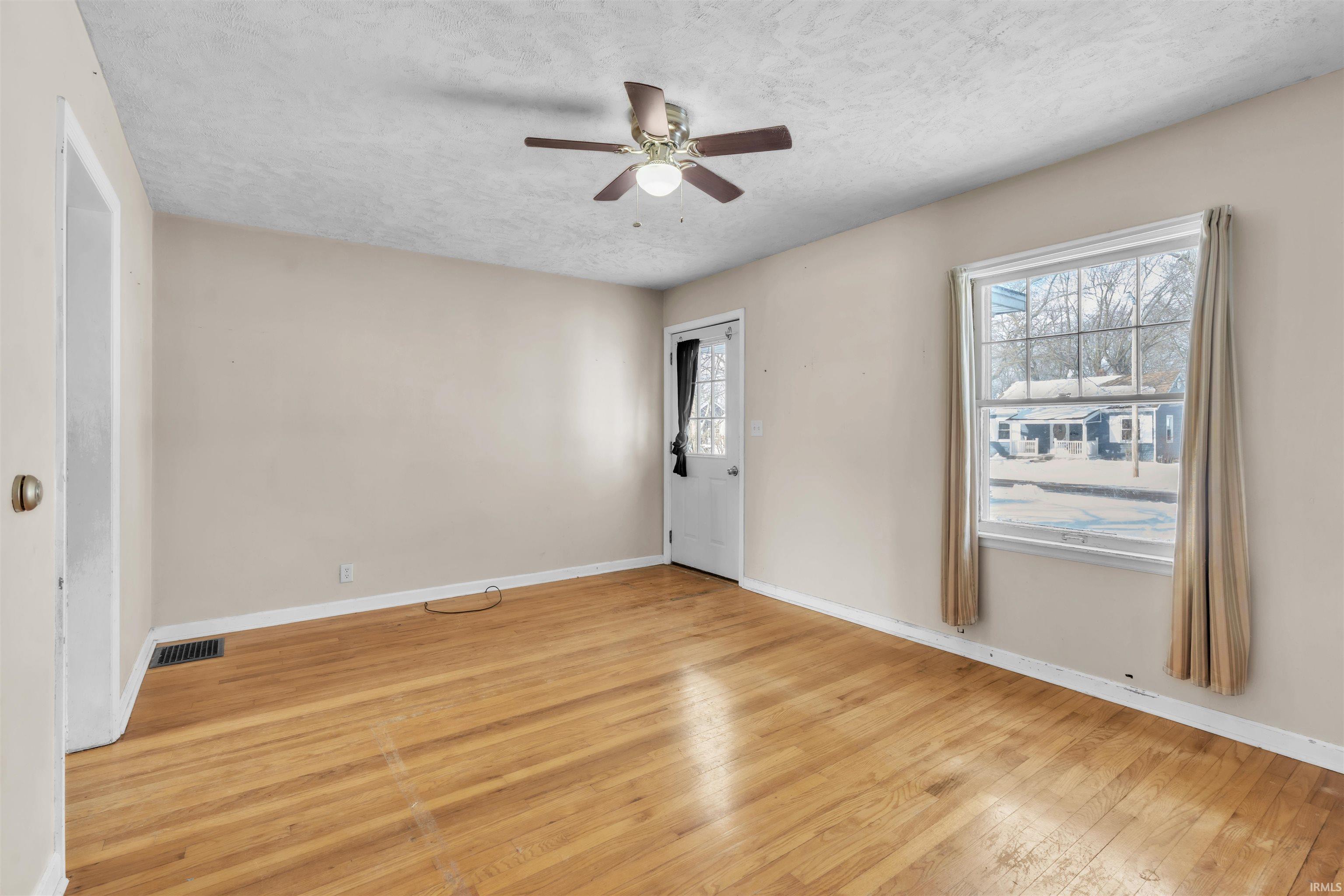 339 Stevenson Street Decatur, IN 46733 - Photo 4 of 32