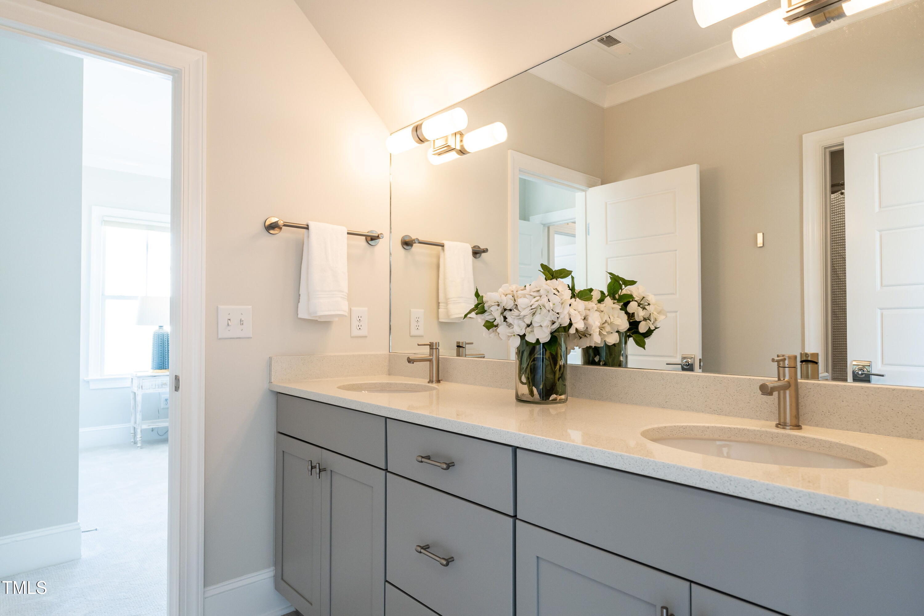 2705 Gordon Street Raleigh, NC 27608 - Photo 18 of 25 Secondary Bathroom
