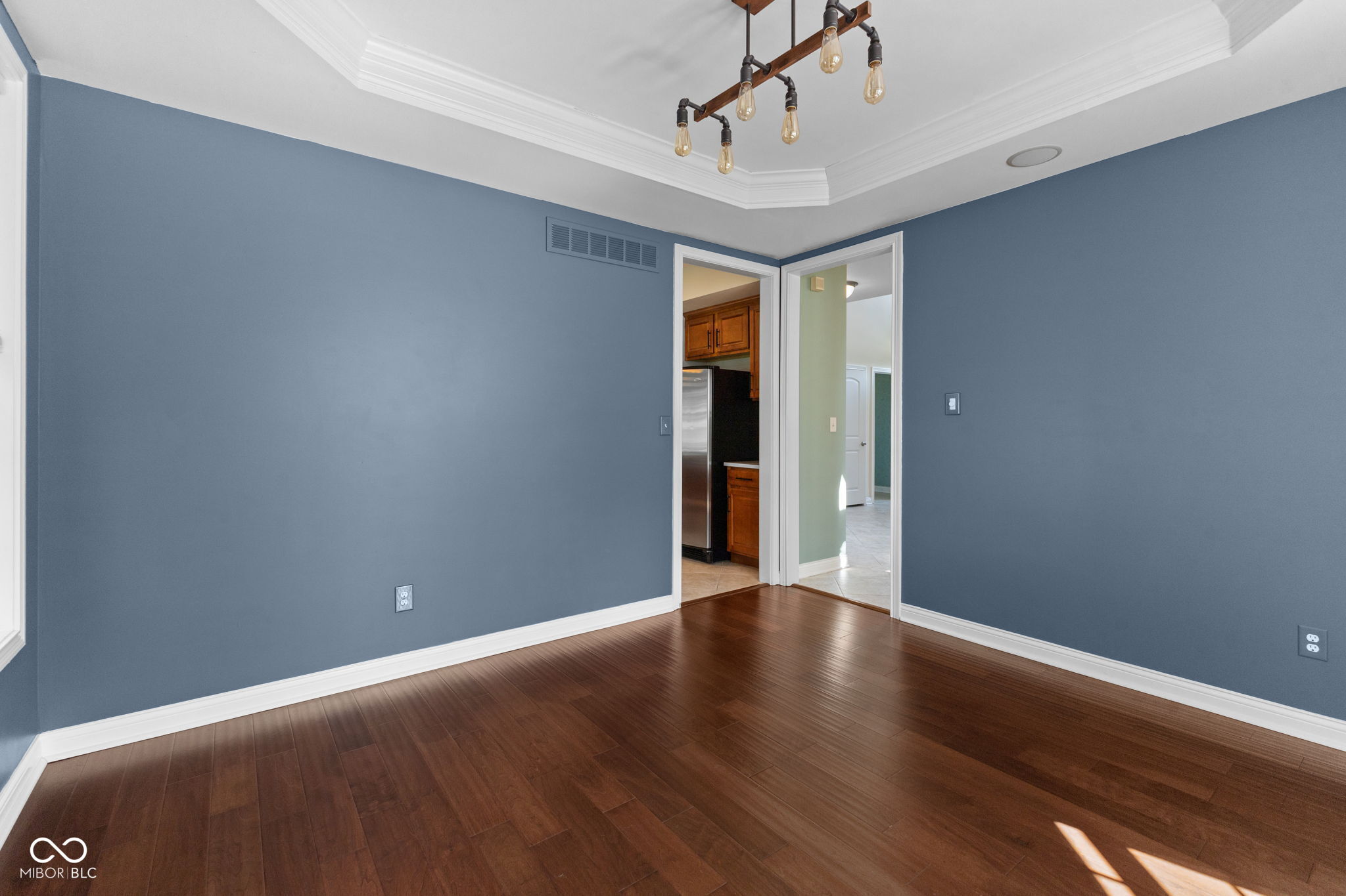 4637 Shadow Ridge Boulevard Greenwood, IN 46143 - Photo 11 of 59 Gallery Image 11