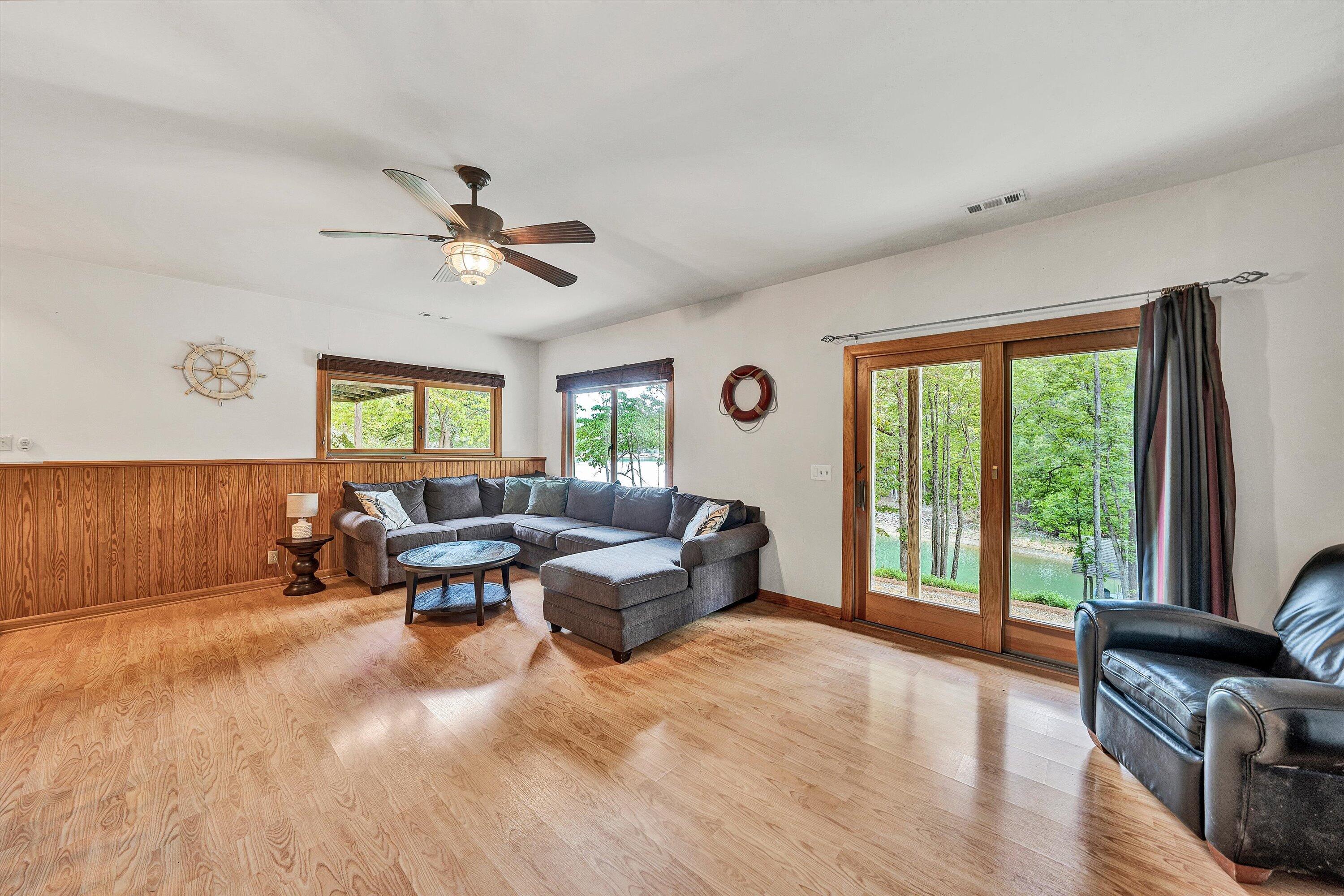 1171 Shady Point Road Huddleston, VA 24104 - Photo 43 of 64 32-DSC00082