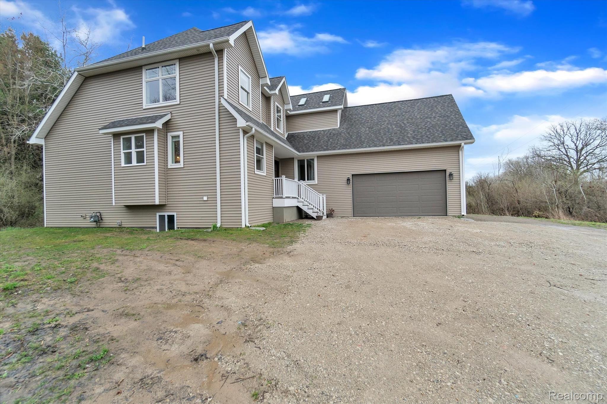 43540 Dunn Road Belleville, MI 48111 - Photo 42 of 79 Driveway sideview
