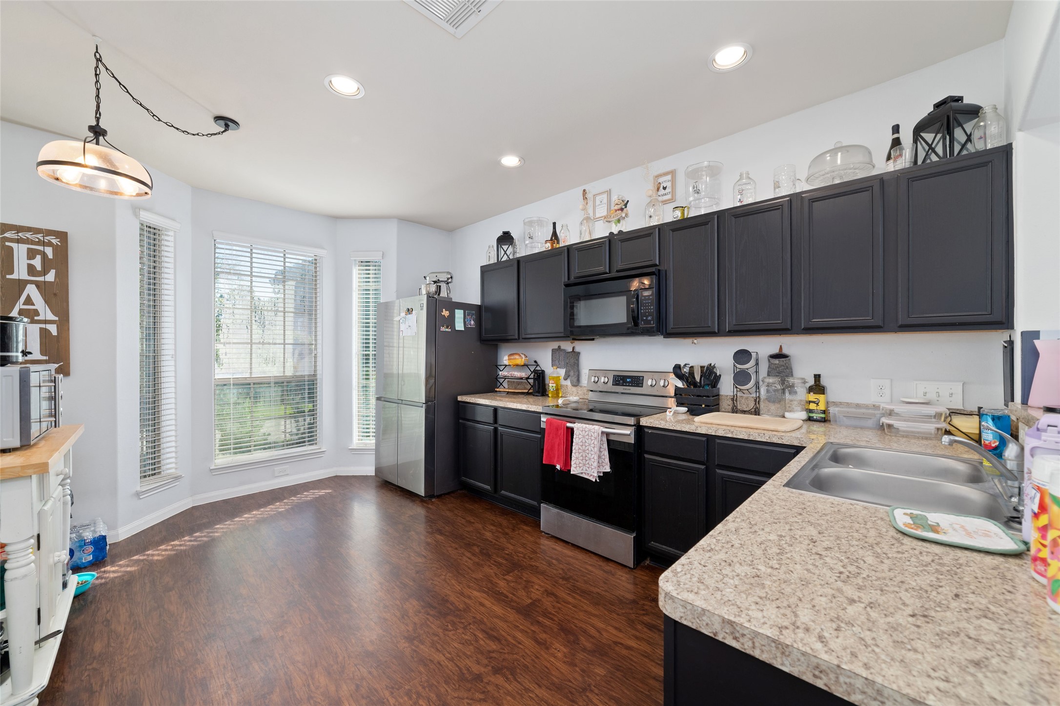 13417 Raintree Drive Montgomery, TX 77356 - Photo 9 of 26 Gallery Image 9