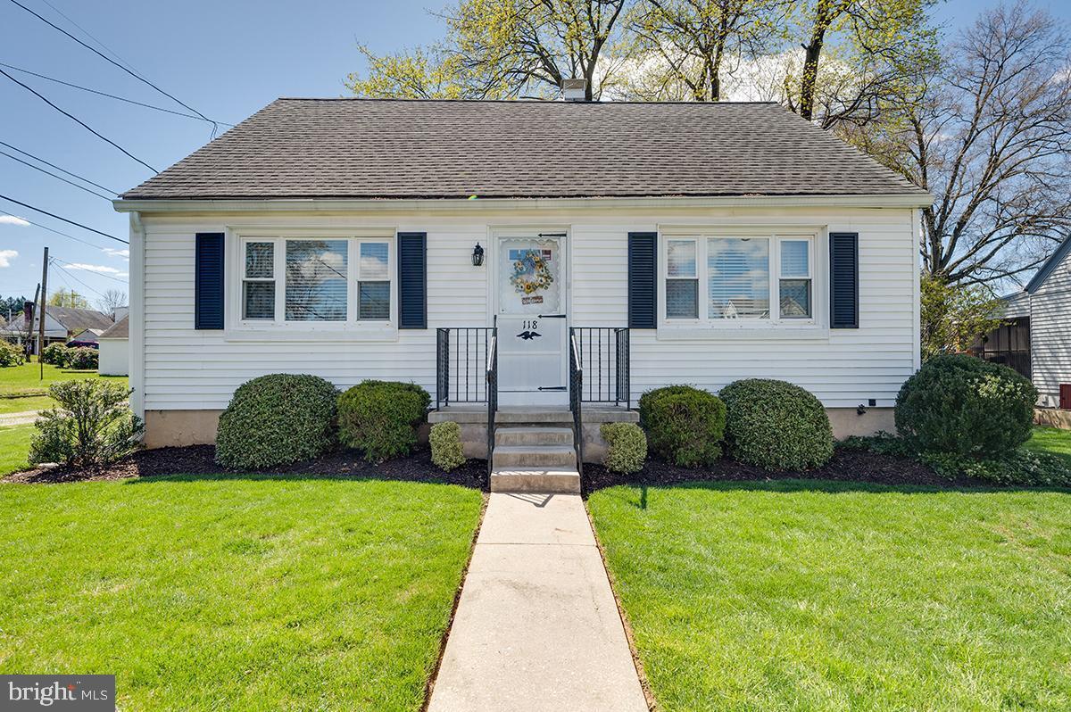 118 Beverly Avenue Reading, PA 19607 - Photo 1 of 12 Front View