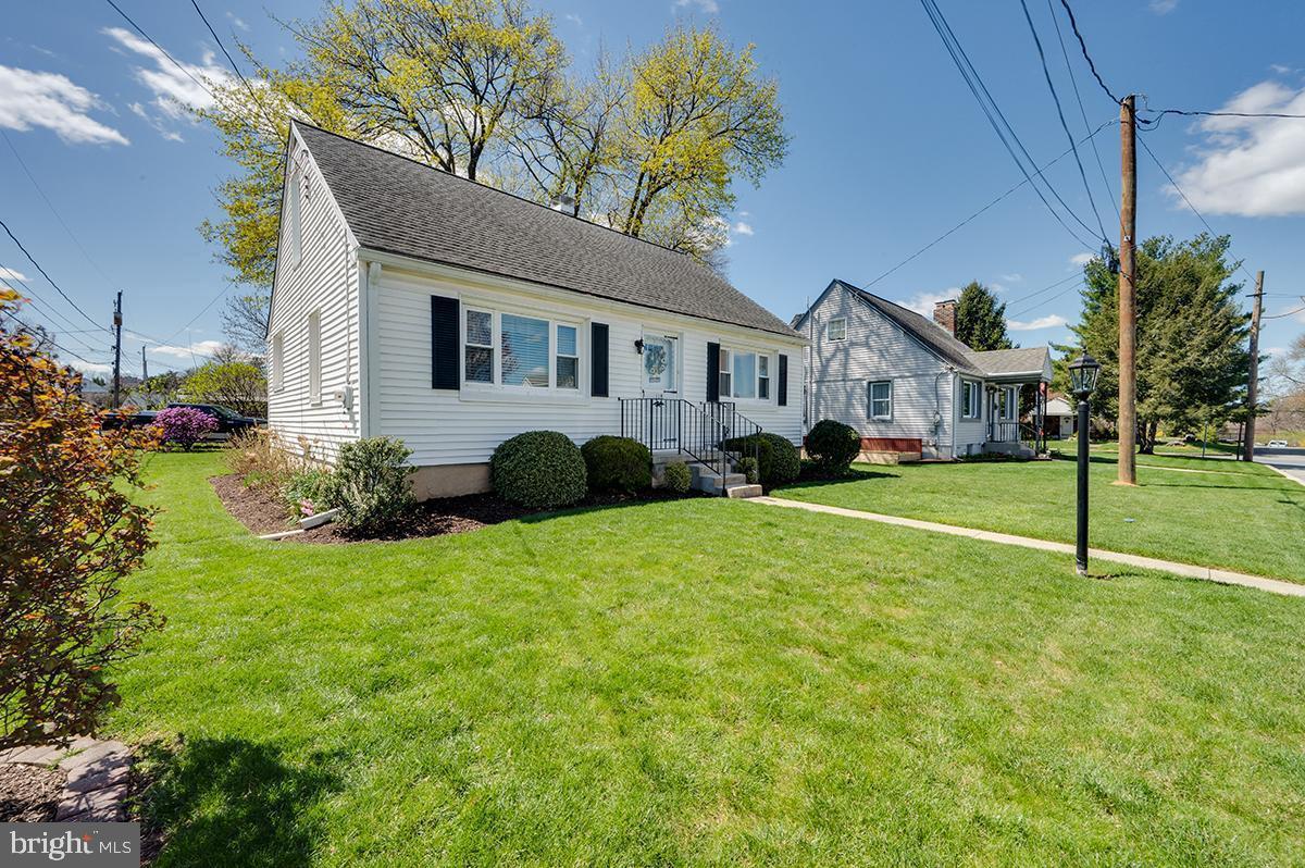 118 Beverly Avenue Reading, PA 19607 - Photo 2 of 12 Gallery Image 2