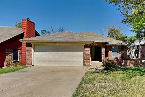 $2,020 | 4109 Meadow Park Drive, Arlington, TX 76017