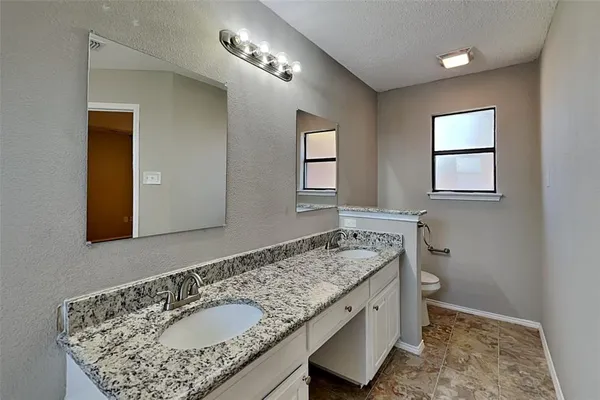 $2,095 | 4109 Meadow Park Drive, Arlington, TX 76017
