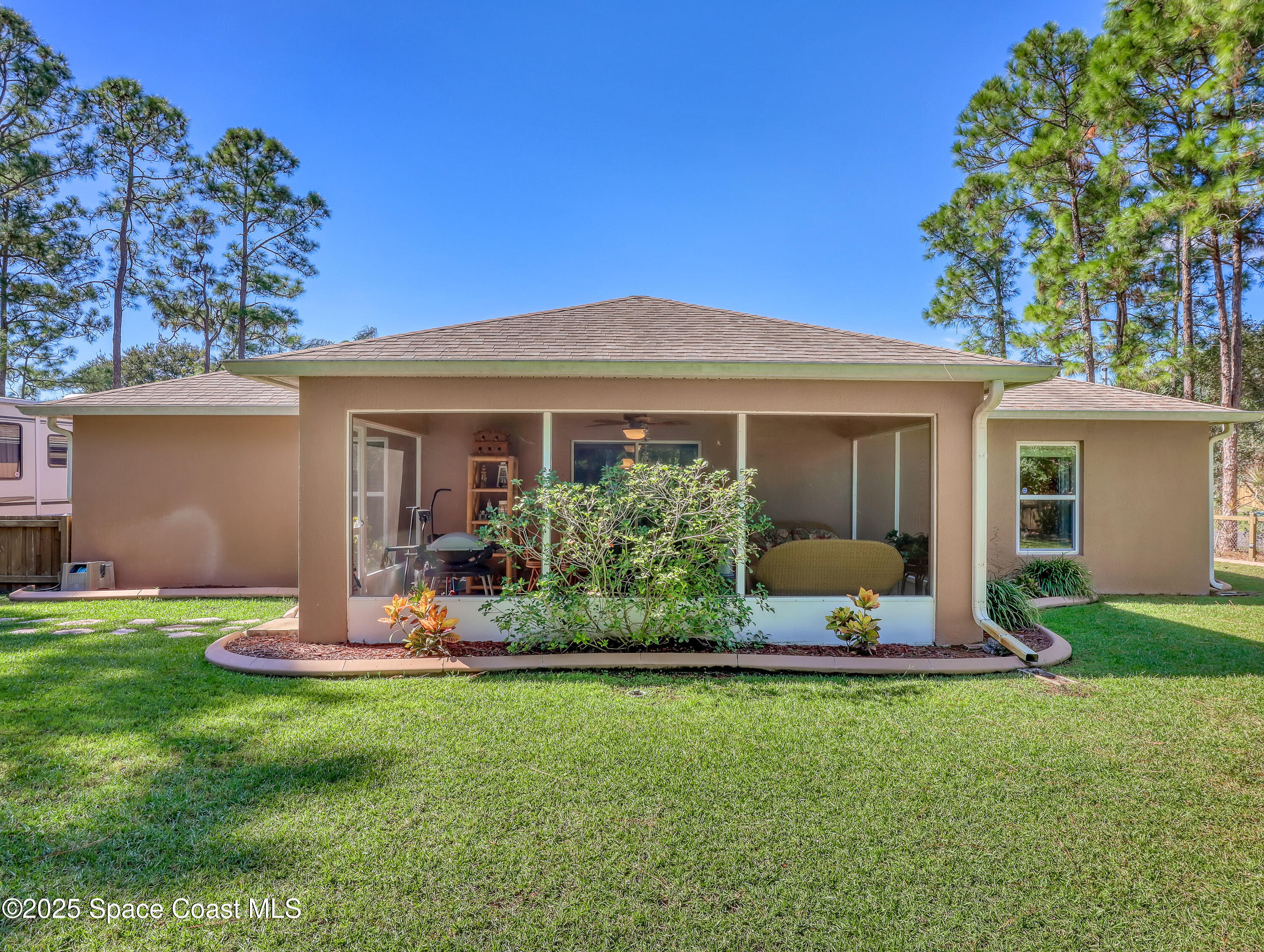 495 Danis Road Southwest Palm Bay, FL 32908 - Photo 37 of 39 495 Danis (32)