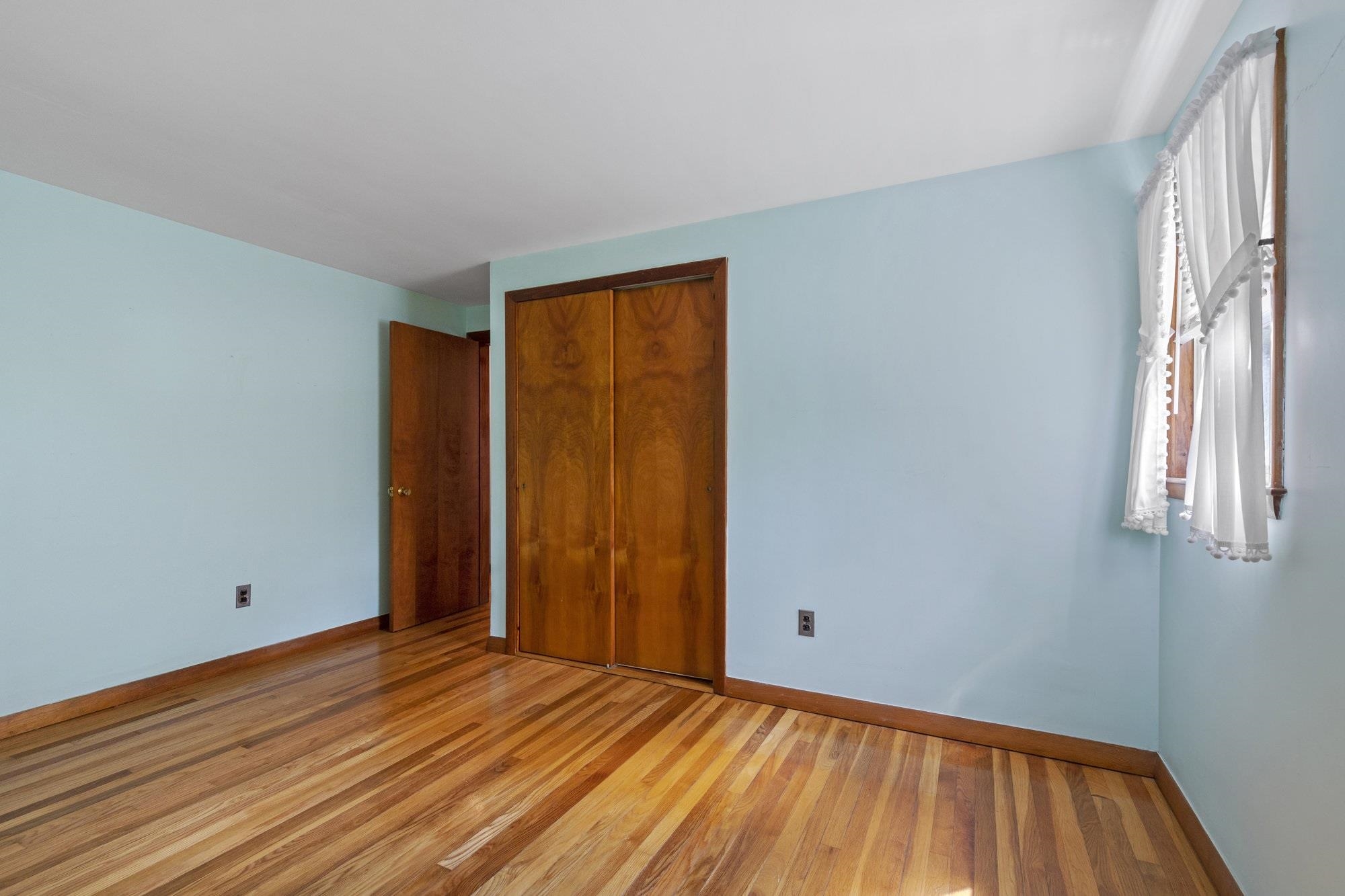 354 Wallis Road Rye, NH 03870 - Photo 15 of 38