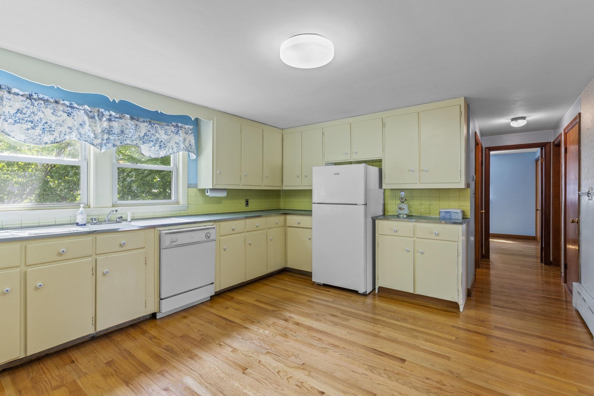354 Wallis Road Rye, NH 03870 - Photo 8 of 38