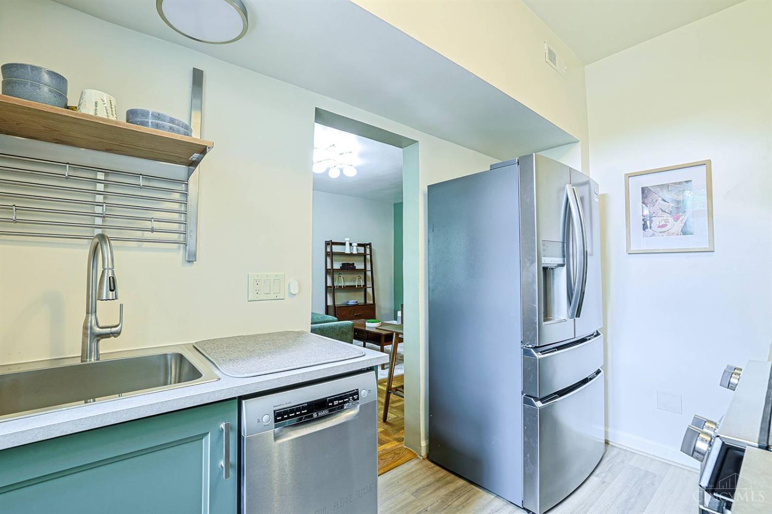 2376 Madison Road, Unit 37 Cincinnati, OH 45208 - Photo 10 of 26 Gallery Image 10