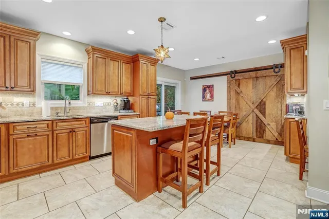 $935,000 | 165 Pine Street, Hackensack, NJ 07601