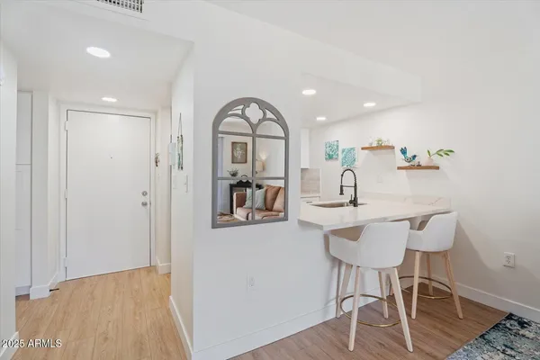 $157,900 | 3033 East Devonshire Avenue, Unit 2003, Phoenix, AZ 85016