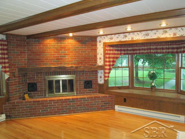 4493 Warren Street Bridgeport, MI 48722 - Photo 12 of 35 20362616-11.JPG