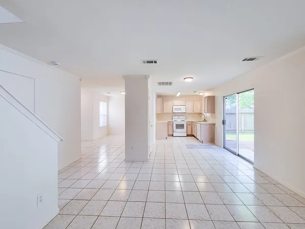 $1,750 | 11810 Rolling Stream Drive, Tomball, TX 77375