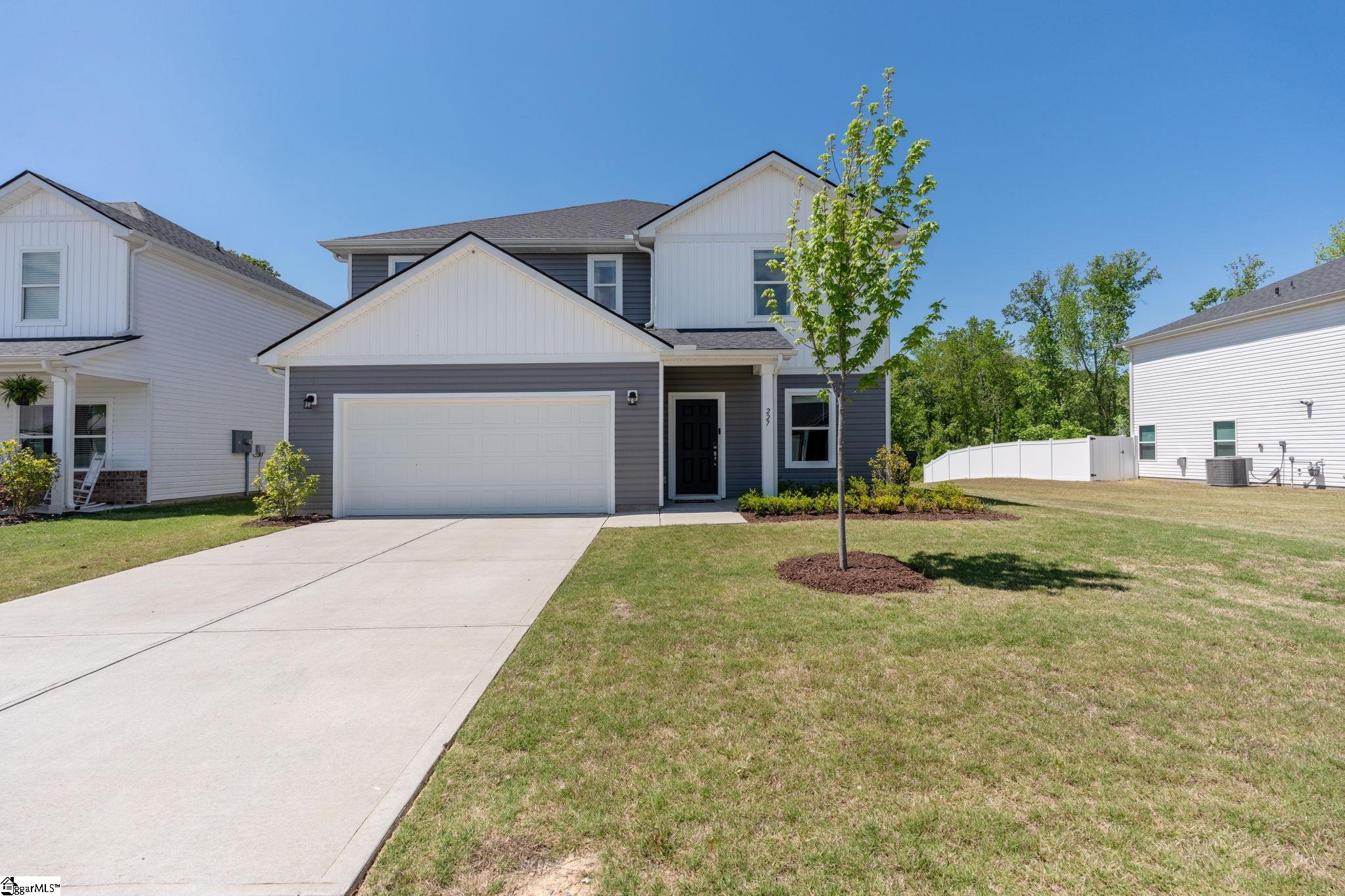 227 Addysons Way Fountain Inn, SC 29644 - Photo 2 of 40