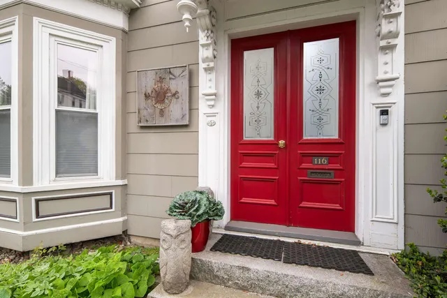 $1,395,000 | 116 Whipple Road, Kittery, ME 03904