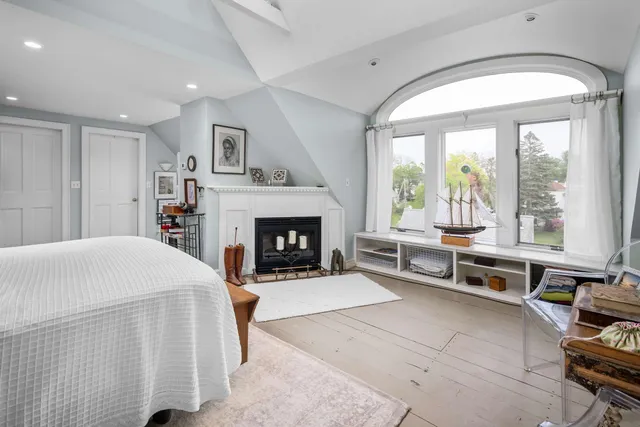 $1,395,000 | 116 Whipple Road, Kittery, ME 03904