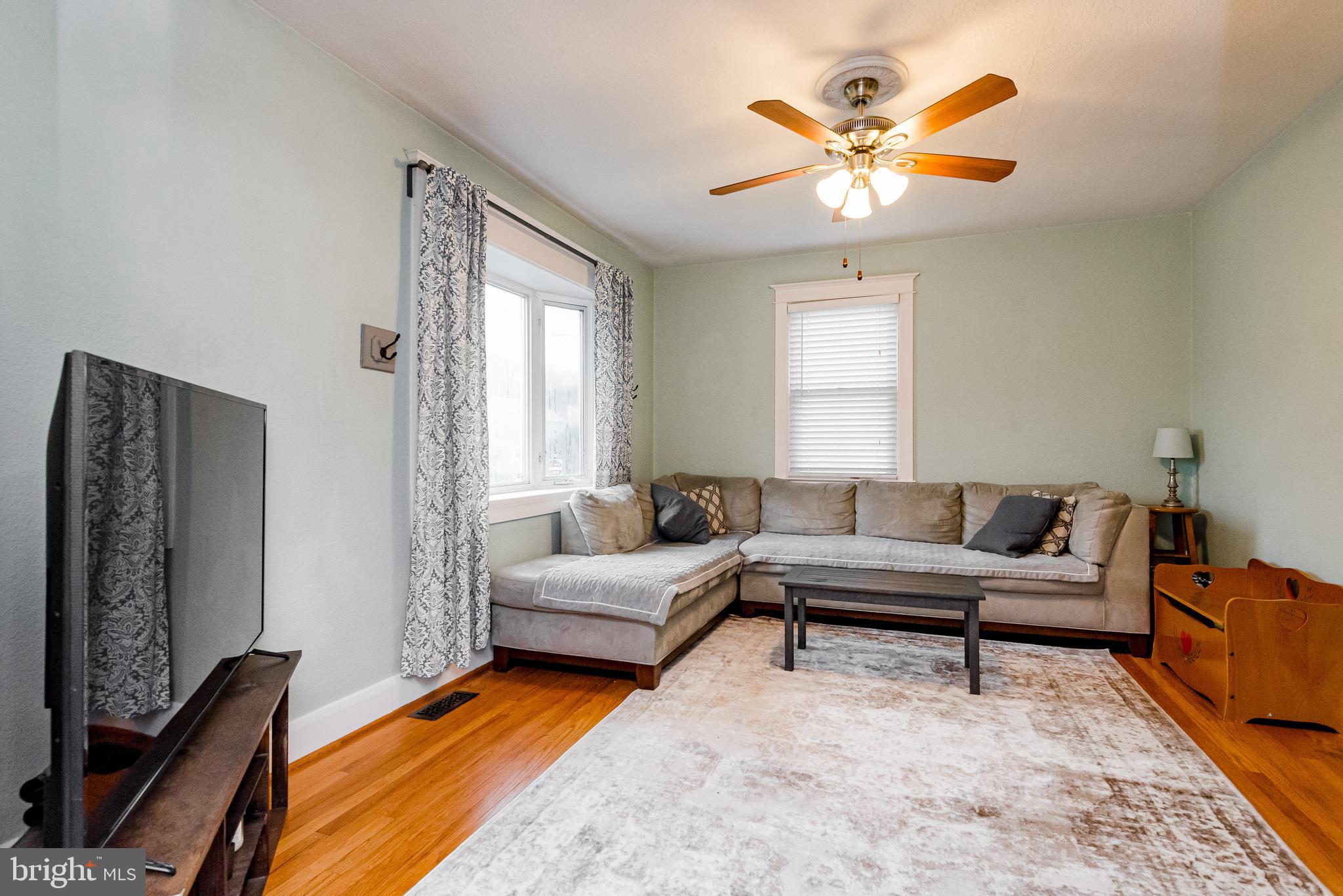 5526 Ashbourne Road Baltimore, MD 21227 - Photo 7 of 39 Gallery Image 7