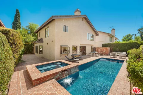 $1,625,000 | 13033 West Magnolia Boulevard, Sherman Oaks, CA 91423