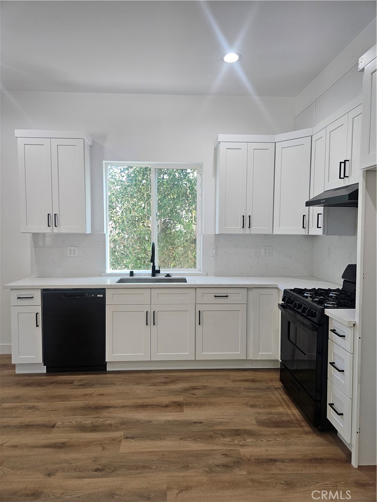 6955 Rhea Reseda, CA 91335 - Photo 1 of 16 Kitchen