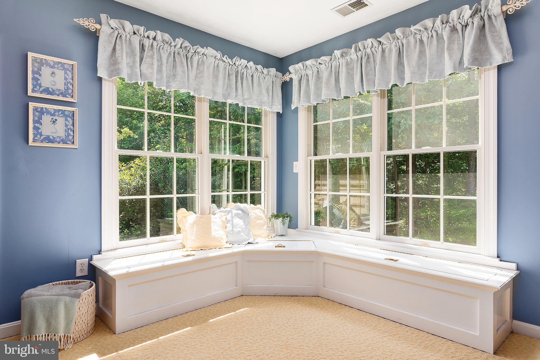3203 Homewood Road Davidsonville, MD 21035 - Photo 17 of 49 Built-in window seating in the master bedroom