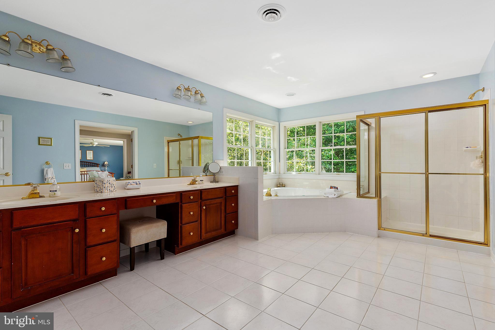 3203 Homewood Road Davidsonville, MD 21035 - Photo 19 of 49 Master bathroom with no shortage of space