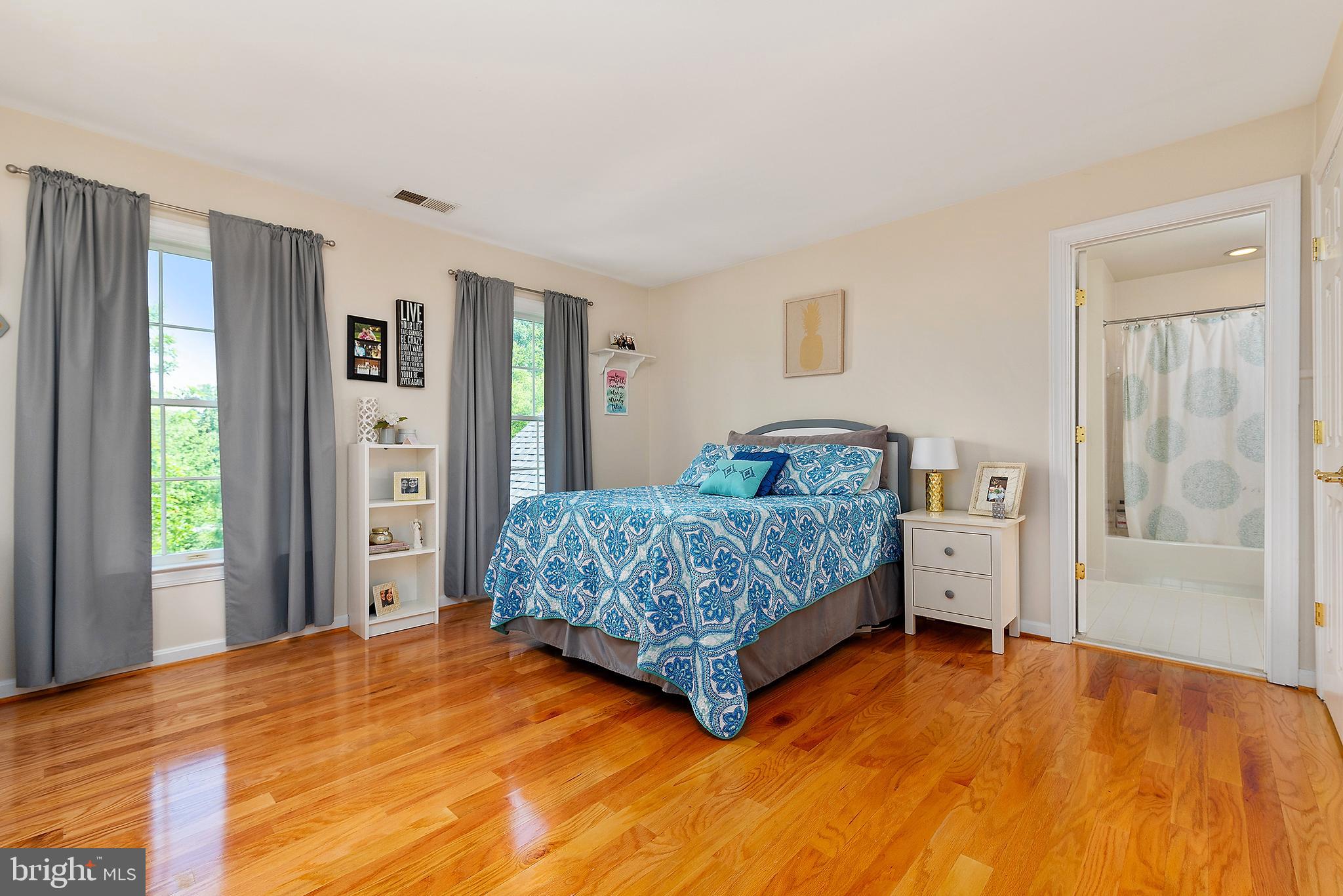 3203 Homewood Road Davidsonville, MD 21035 - Photo 27 of 49 4th large bedroom with it's own private full bath
