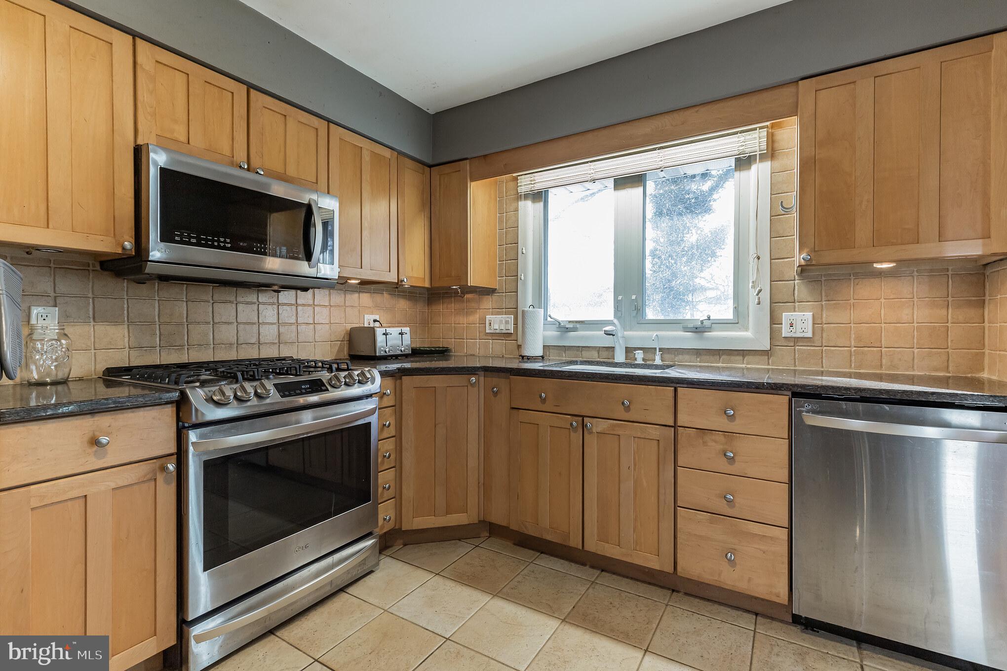 302 Cambridge Road Cherry Hill, NJ 08034 - Photo 15 of 36