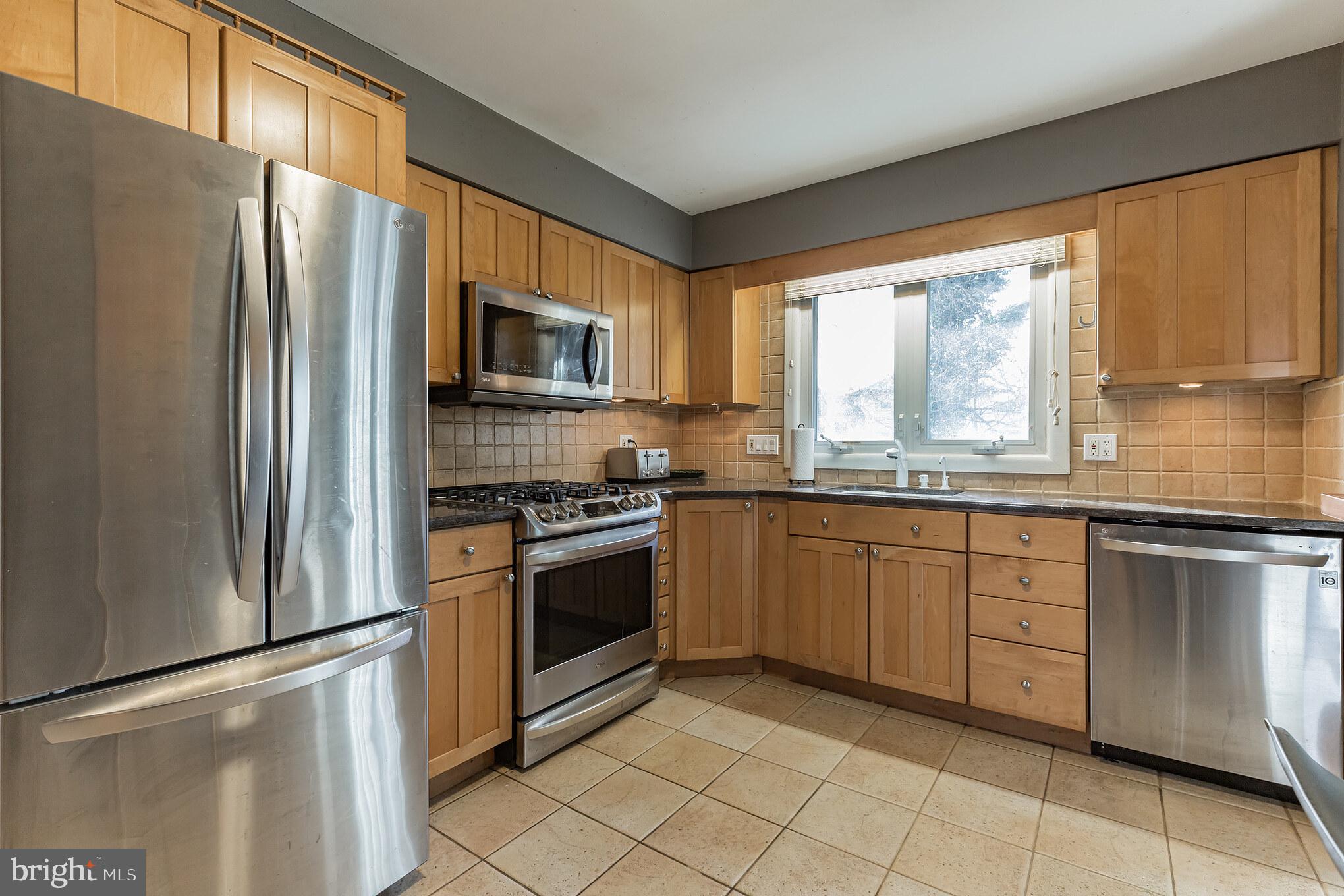 302 Cambridge Road Cherry Hill, NJ 08034 - Photo 16 of 36