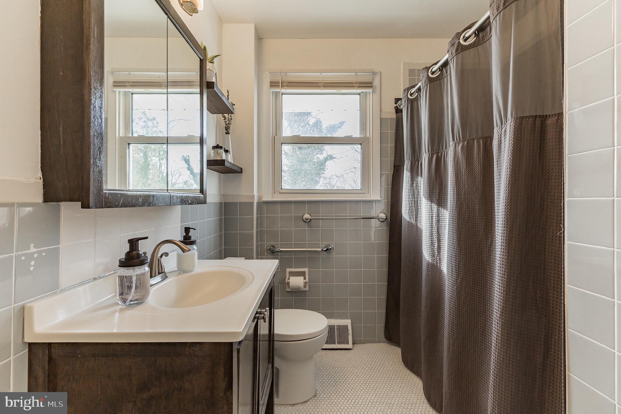 302 Cambridge Road Cherry Hill, NJ 08034 - Photo 23 of 36