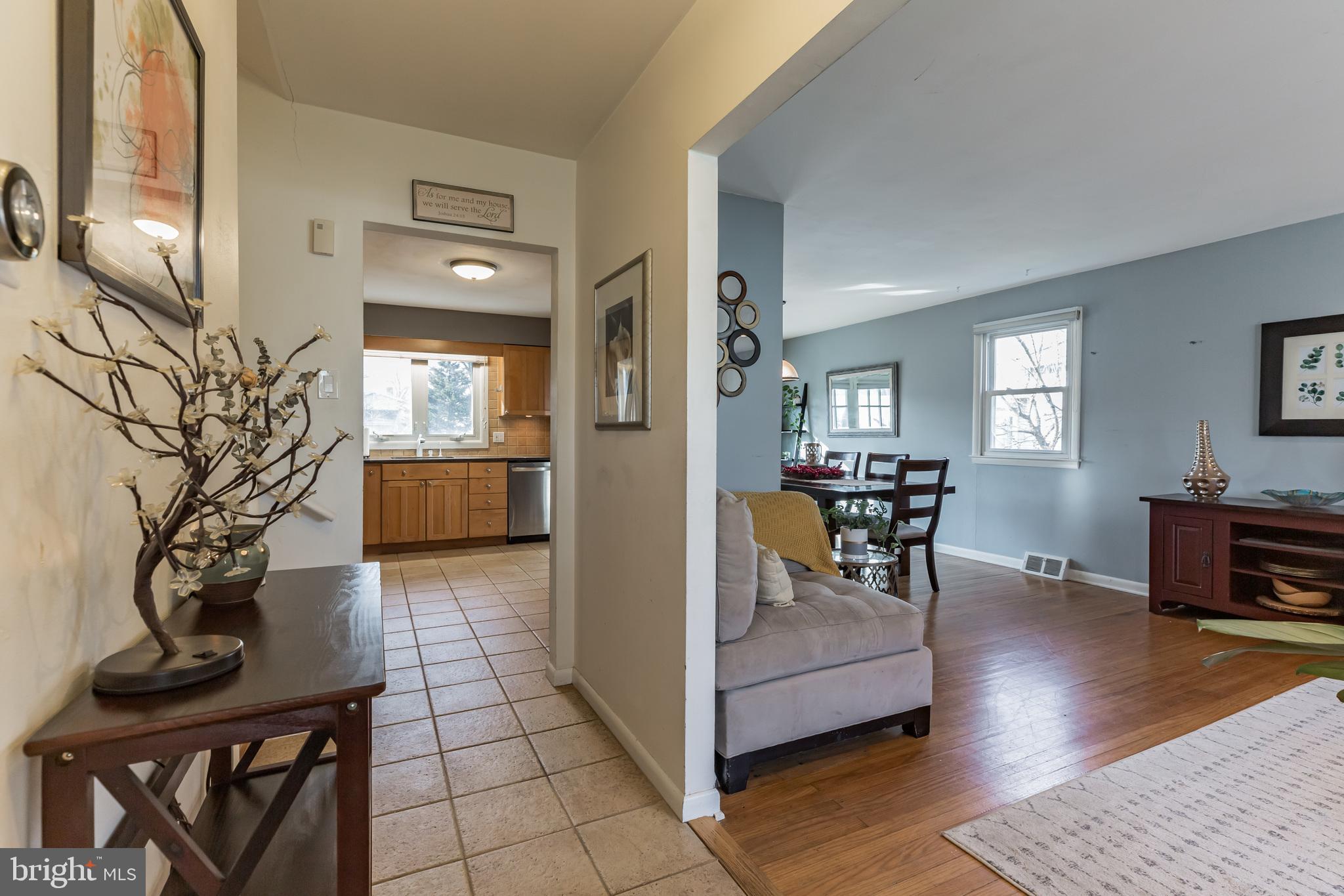 302 Cambridge Road Cherry Hill, NJ 08034 - Photo 4 of 36