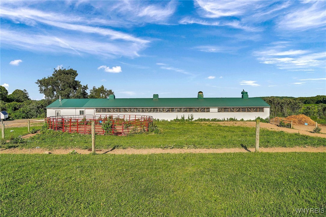 8079 County Road 3 Centerville, NY 14065 - Photo 31 of 50 Horse Barn